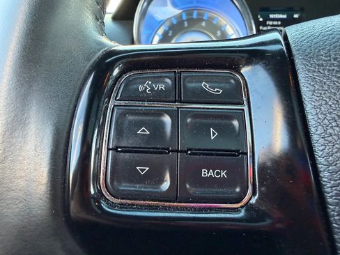 Used 2013 Chrysler 300 S image 33