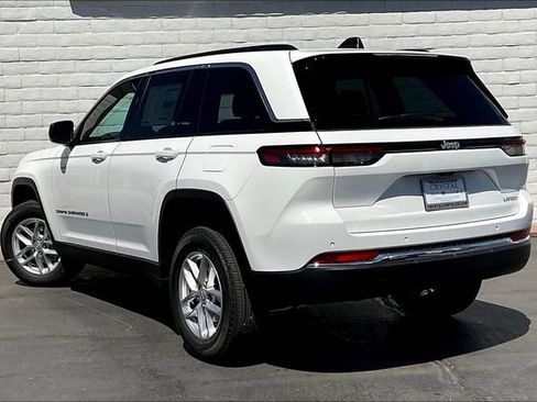 New 2025 Jeep Grand Cherokee Laredo X image 2