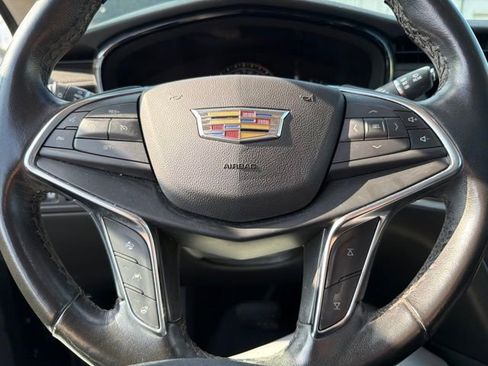 Used 2019 Cadillac XT5 Luxury w/ LPO, Black Ice Package AWD/4WD image 16
