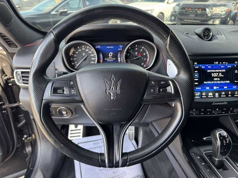 Used 2018 Maserati Levante GranSport image 12