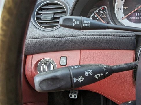 Used 2011 Mercedes-Benz SL 550 image 21