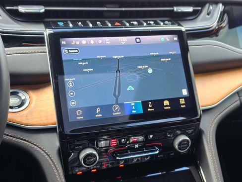 Used 2023 Jeep Grand Cherokee Summit image 24