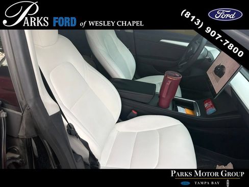 Used 2022 Tesla Model 3 Long Range AWD/4WD image 3