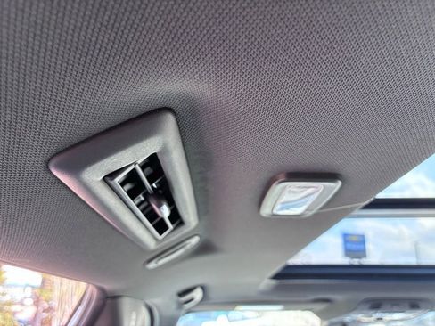 New 2026 Chevrolet Suburban Premier image 23