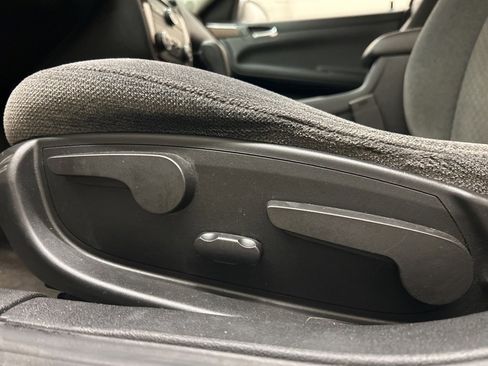 Used 2011 Chevrolet Impala LT image 24