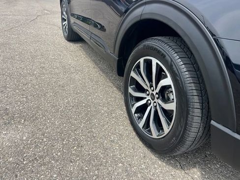 Certified 2024 Ford Explorer ST-Line w/ Class IV Trailer Tow Package AWD/4WD image 29