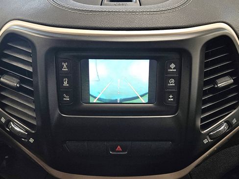 Used 2015 Jeep Cherokee Latitude image 20