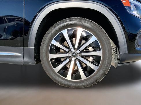 Used 2021 Mercedes-Benz GLB 250 4MATIC w/ Premium Package image 9