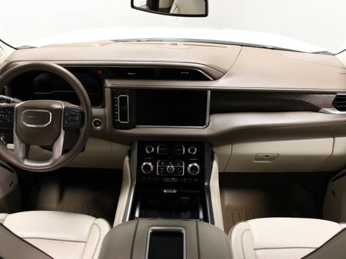 Used 2023 GMC Yukon XL Denali AWD/4WD image 21
