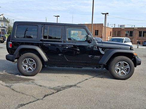 Used 2023 Jeep Wrangler Unlimited Sport AWD/4WD image 7