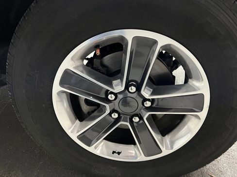 Used 2020 Jeep Wrangler Unlimited Sahara image 46