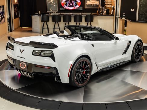 Used 2019 Chevrolet Corvette Z06 RWD image 14