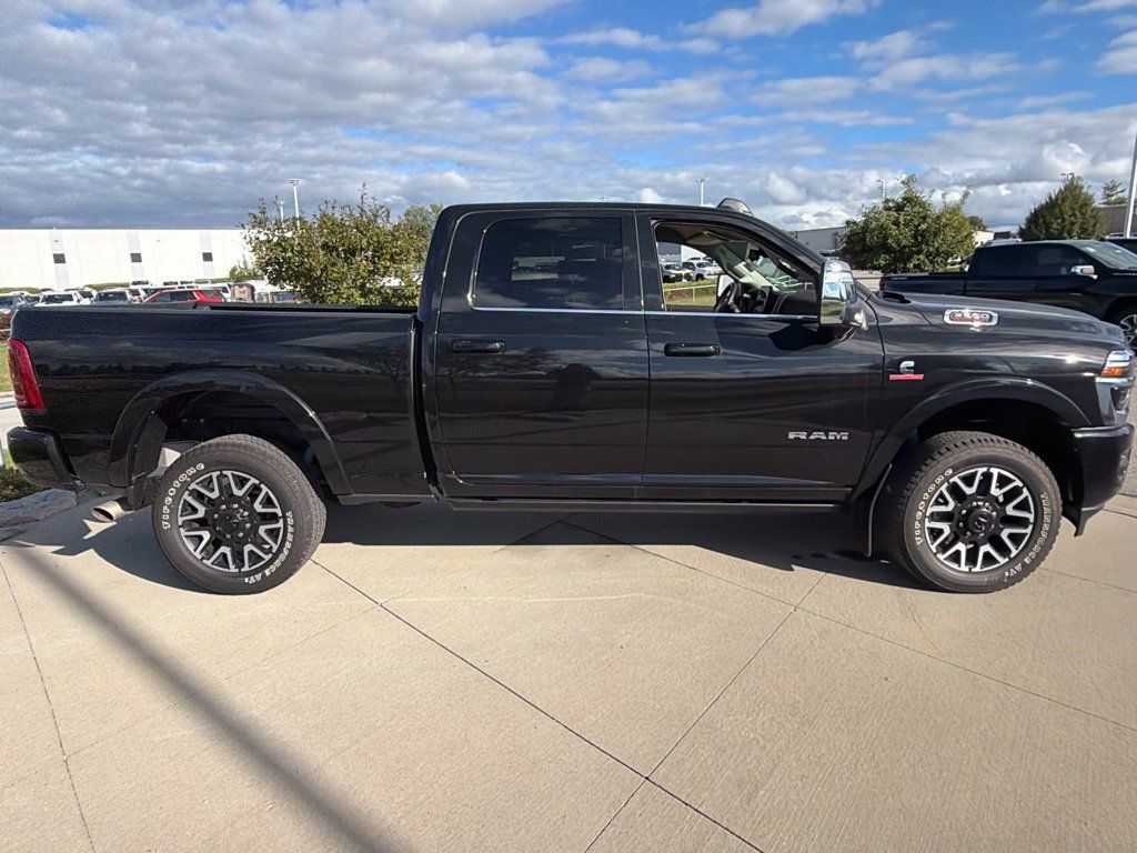 Used 2025 RAM 2500 Limited AWD/4WD image 24