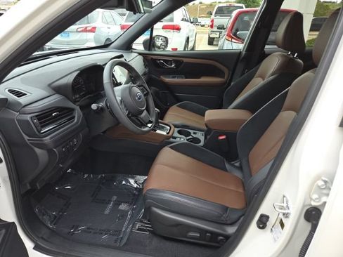 Used 2025 Subaru Forester Touring AWD/4WD image 17
