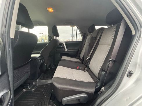 Used 2016 Toyota 4Runner SR5 AWD/4WD image 18