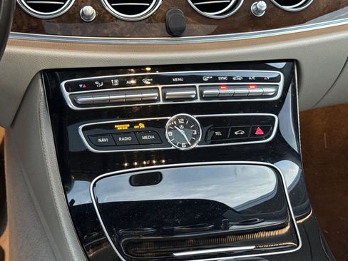 Used 2017 Mercedes-Benz E 300 image 23