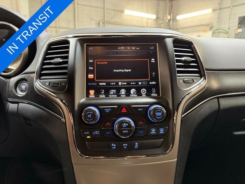 Used 2015 Jeep Grand Cherokee Limited w/ Luxury Group II AWD/4WD image 8