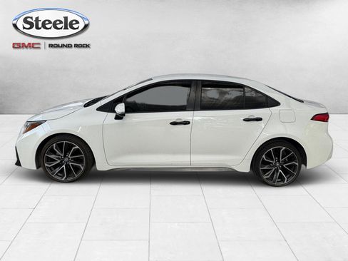 Used 2020 Toyota Corolla SE FWD image 2