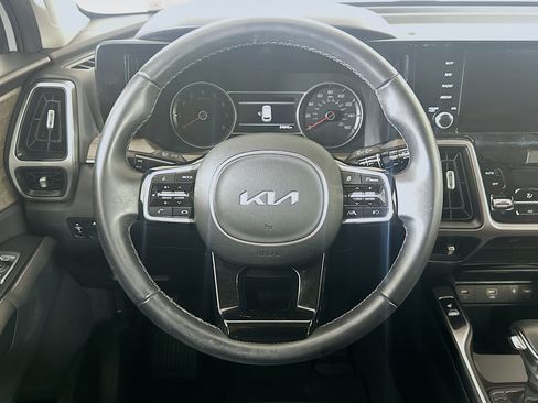 Used 2023 Kia Sorento S w/ Panoramic Sunroof Package AWD/4WD image 18