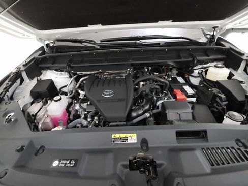 Used 2023 Toyota Highlander Limited image 5
