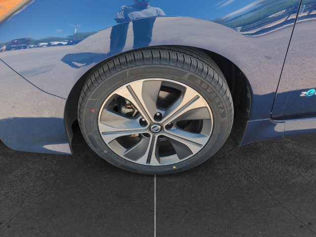 Used 2018 Nissan Leaf SL w/ SL Technology Package FWD image 9
