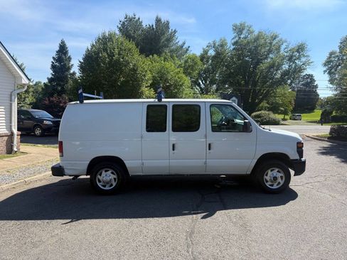 Used 2011 Ford E-150 and Econoline 150 w/ Commercial Cargo Van Pkg RWD image 6