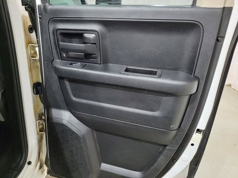 Used 2018 RAM 1500 Express w/ Express Value Package image 42