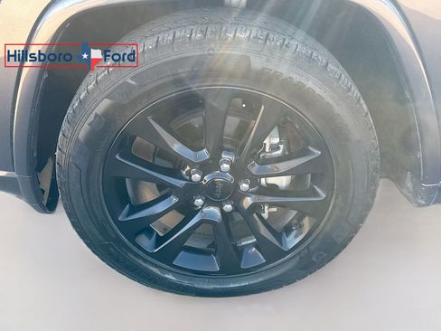 Used 2019 Jeep Grand Cherokee Altitude image 1