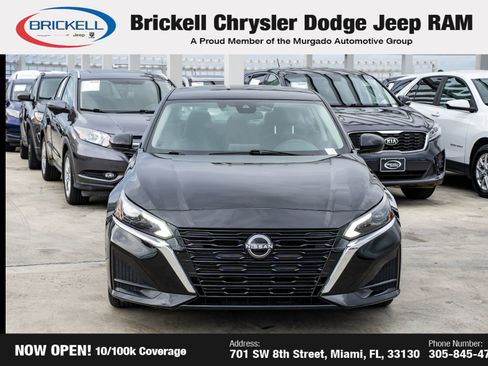Used 2023 Nissan Altima 2.5 SV image 2