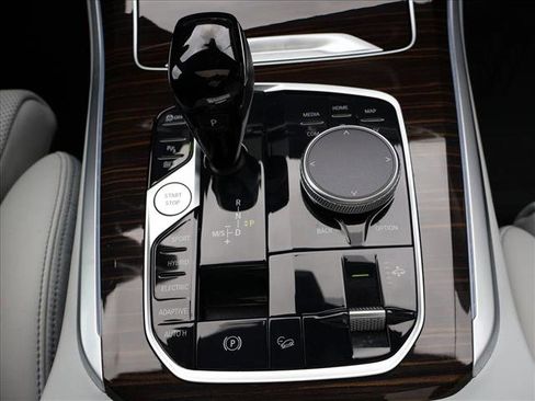 Used 2023 BMW X5 xDrive45e w/ Luxury Seating Package AWD/4WD image 17