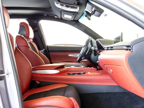 Used 2023 Genesis GV70 2.5T Sport Prestige w/ Sport Prestige Package image 27