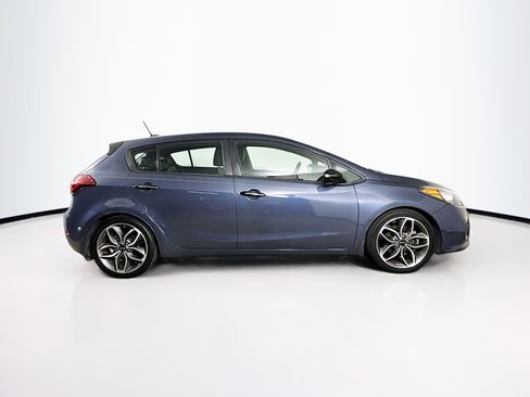 Used 2016 Kia Forte SX image 2