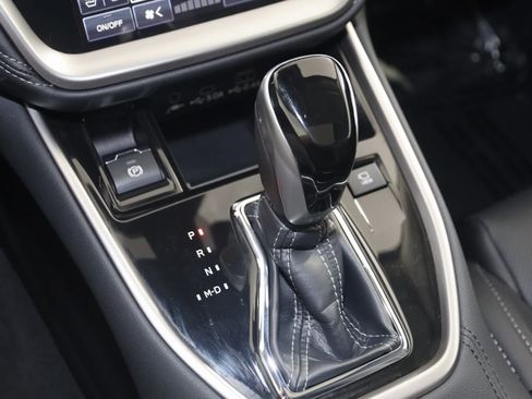 Used 2025 Subaru Outback Touring XT image 7