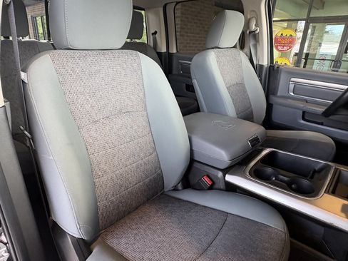 Used 2018 RAM 1500 Big Horn AWD/4WD image 29