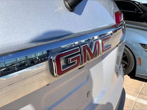 Used 2020 GMC Acadia SLE image 30