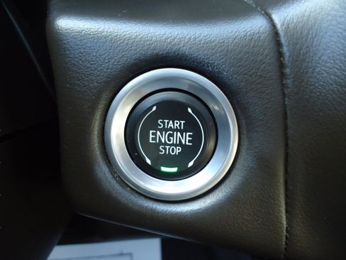 Used 2023 GMC Yukon SLT w/ SLT Luxury Package AWD/4WD image 21