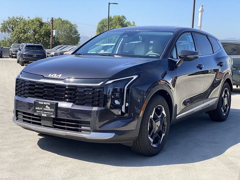New 2026 Kia Sportage EX FWD image 7