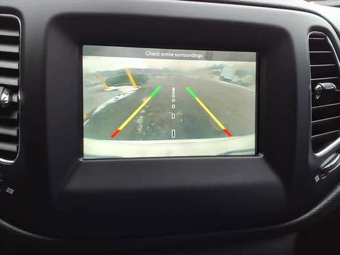 Used 2018 Jeep Compass Latitude w/ Popular Equipment Group image 17