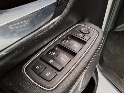 Used 2023 RAM 1500 Laramie AWD/4WD image 4