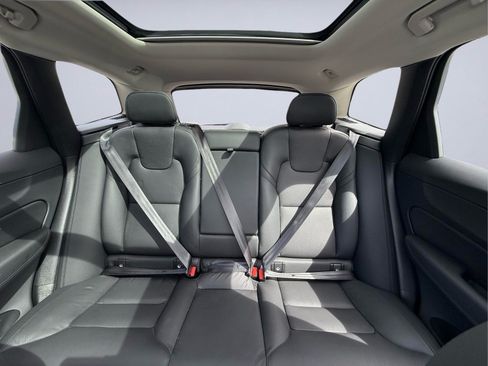 Used 2024 Volvo XC60 B5 Plus AWD/4WD image 18