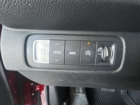 Used 2025 Chevrolet Traverse High Country w/ LPO, Floor Liner Package AWD/4WD image 14