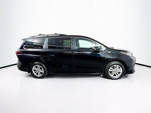 Used 2022 Toyota Sienna XLE Woodland Edition AWD/4WD image 8