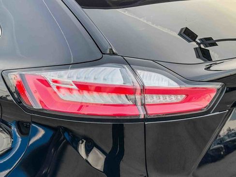 Used 2021 Ford Edge SEL w/ Convenience Package image 8