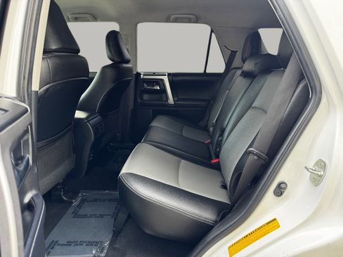 Used 2018 Toyota 4Runner SR5 Premium image 17