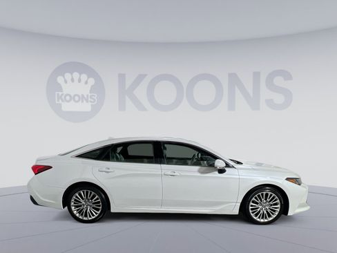 Used 2019 Toyota Avalon Limited image 8