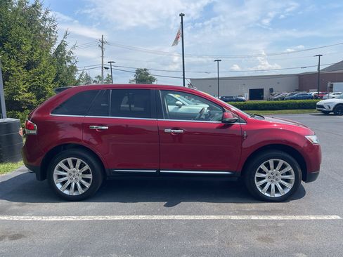 Used 2013 Lincoln MKX AWD image 4