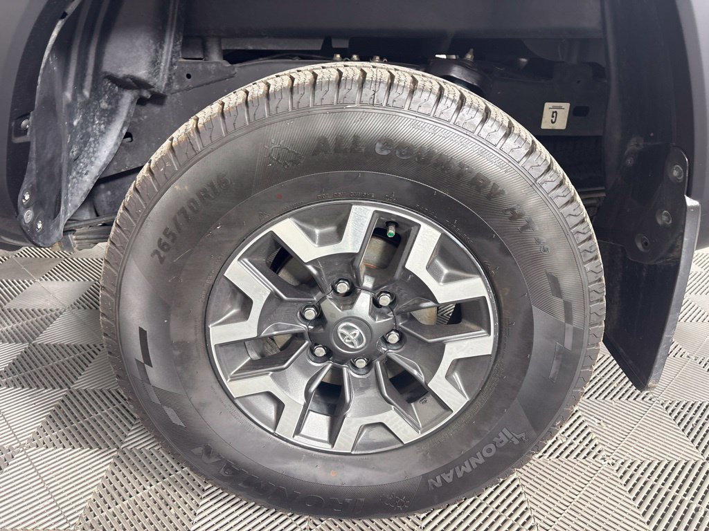 Used 2021 Toyota Tacoma TRD Off-Road w/ Technology Package AWD/4WD image 24