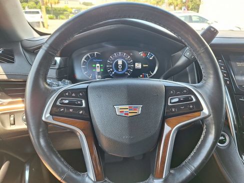 Used 2018 Cadillac Escalade ESV Luxury RWD image 18