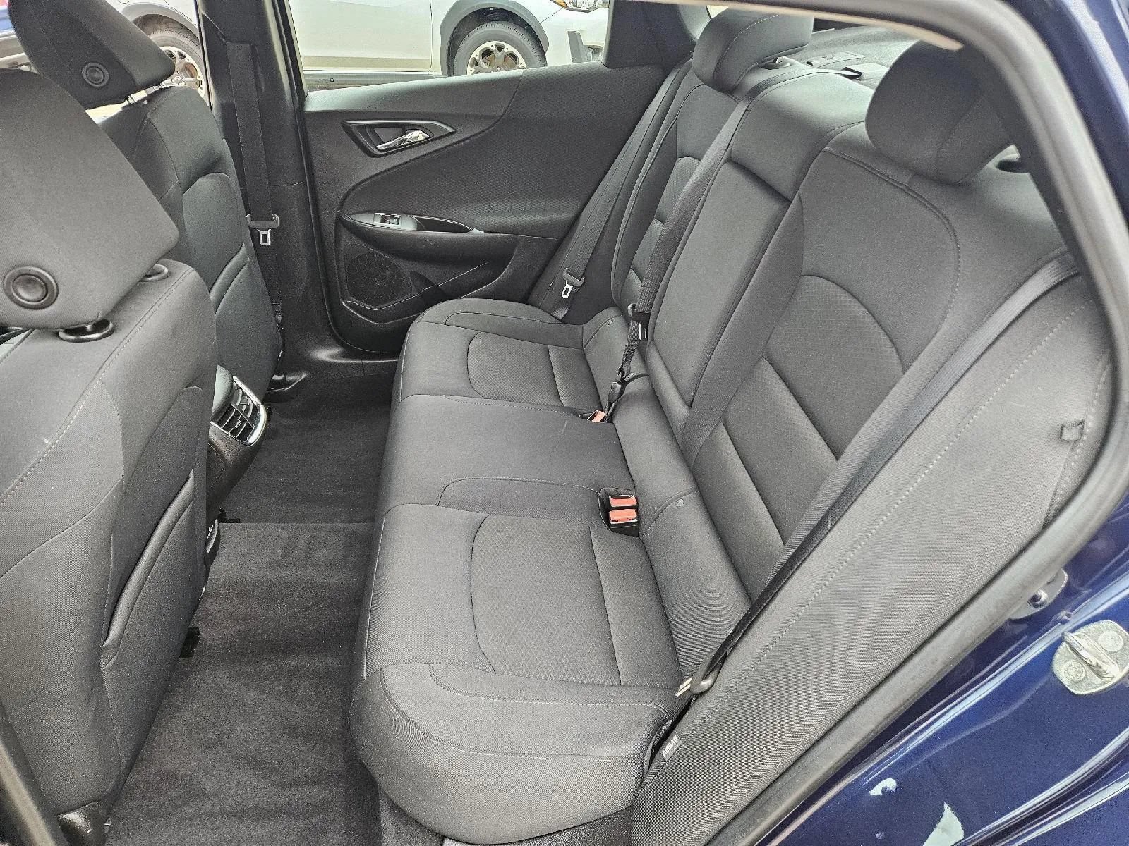 Used 2017 Chevrolet Malibu LT FWD image 17