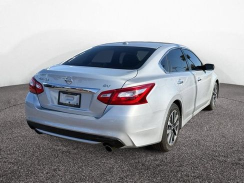 Used 2017 Nissan Altima 2.5 SV FWD image 5